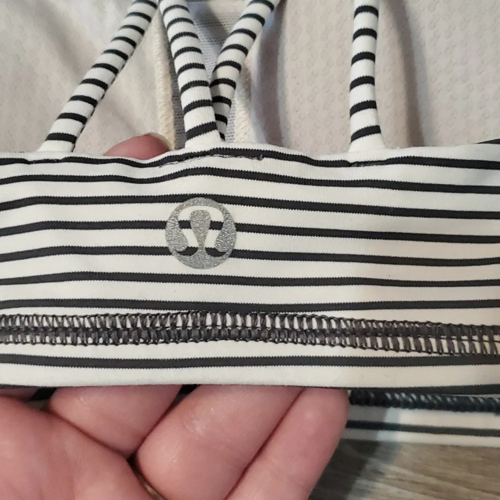 *SOLD* Lululemon Free to Be Hyper Stripe Bra 4 - Picture 4 of 5